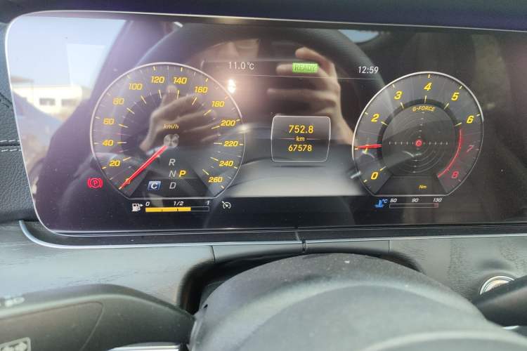 Used Mercedes-Benz E-Class 2020 E 260 L Sport Edition Odometer Close Up