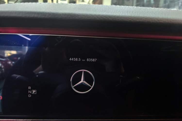 Used Mercedes-Benz E-Class 2020 Restyled E 300 L Sporty and Stylish Edition Odometer Close Up