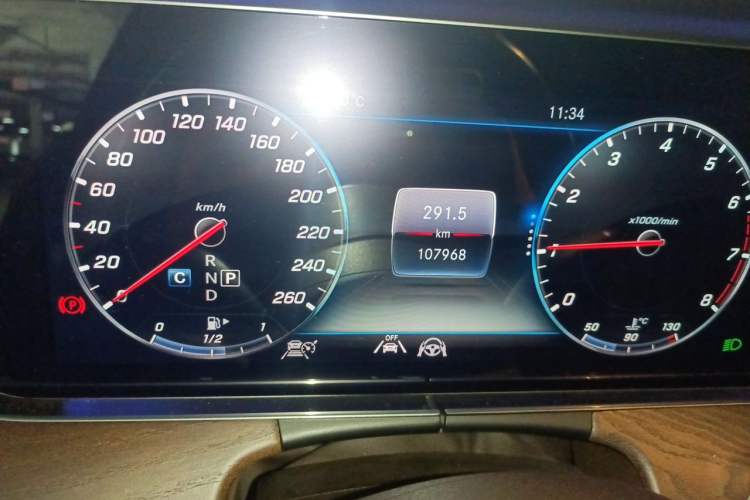 Used Mercedes-Benz E-Class 2020 Facelift E 300 L Stylish Edition Odometer Close Up