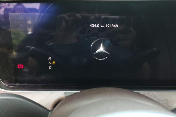 Used Mercedes-Benz E-Class 2020 E 300 L Stylish Model Odometer Close Up