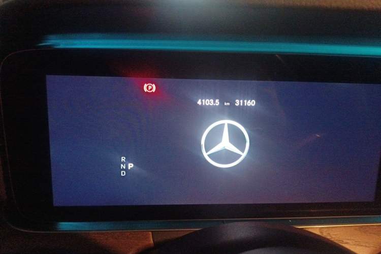 Used Mercedes-Benz E-Class 2020 Facelift E 260 L Odometer Close Up