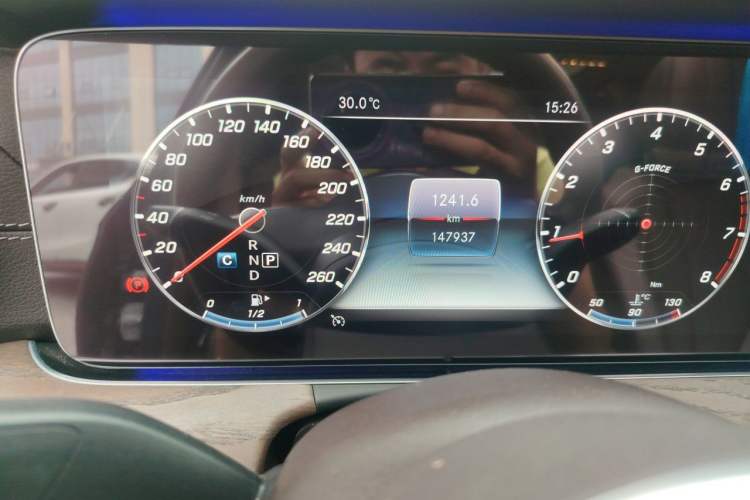 Used Mercedes-Benz E-Class 2020 Facelift E 300 L Stylish Edition Odometer Close Up