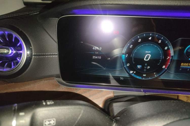Used Mercedes-Benz E-Class 2020 Restyled E 300 L Exclusive Edition Odometer Close Up