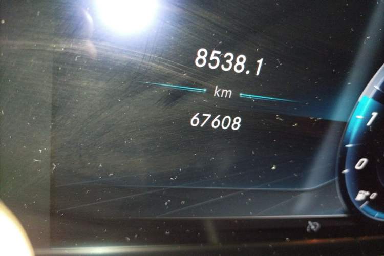 Used Mercedes-Benz E-Class 2020 E 300 L Sport Luxury Edition Odometer Close Up