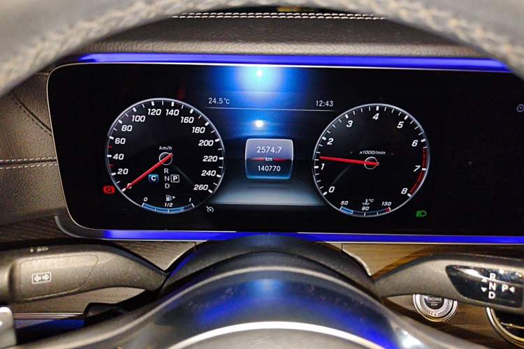 Used Mercedes-Benz E-Class 2020 E 300 L Sport Luxury Edition Odometer Close Up