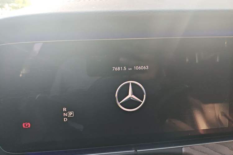 Used Mercedes-Benz E-Class 2020 E 300 L Stylish Model Odometer Close Up
