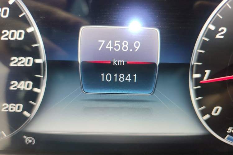 Used Mercedes-Benz E-Class 2020 Facelift E 300 L Stylish Edition Odometer Close Up