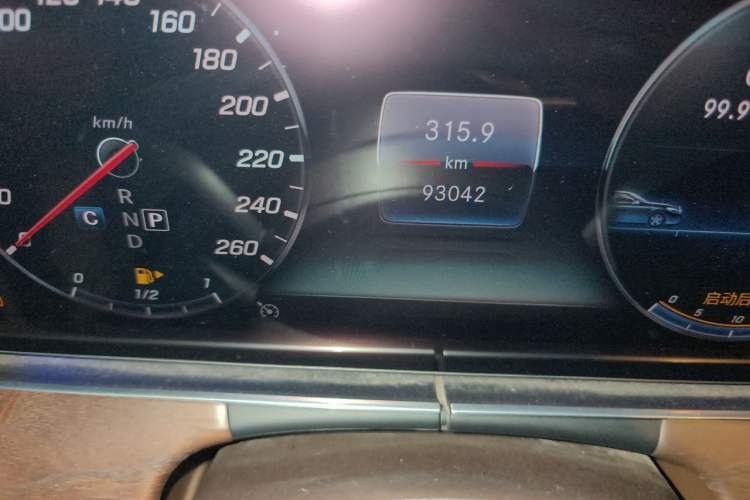 Used Mercedes-Benz E-Class 2020 Facelift E 300 L Stylish Edition Odometer Close Up