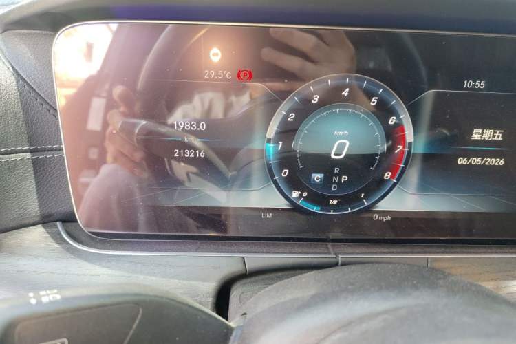 Used Mercedes-Benz E-Class 2020 E 300 L Sport Luxury Edition Odometer Close Up