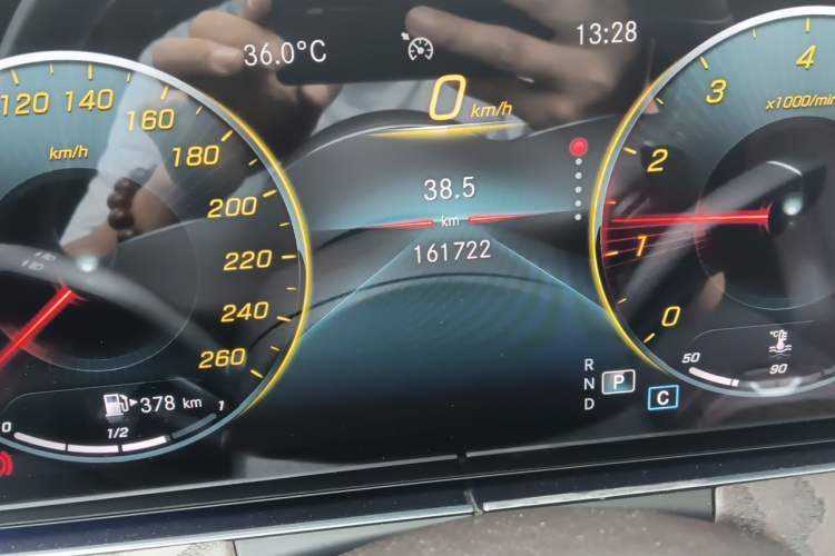Used Mercedes-Benz E-Class 2020 Restyled E 300 L Exclusive Edition Odometer Close Up