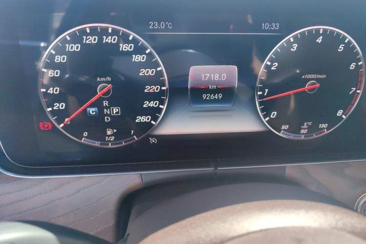 Used Mercedes-Benz E-Class 2020 Facelift E 300 L Stylish Edition Odometer Close Up