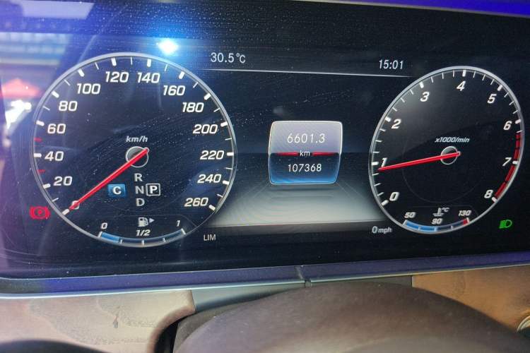 Used Mercedes-Benz E-Class 2020 E 300 L Stylish Model Odometer Close Up