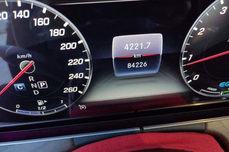 Used Mercedes-Benz E-Class 2020 E 260 L 4MATIC Odometer Close Up