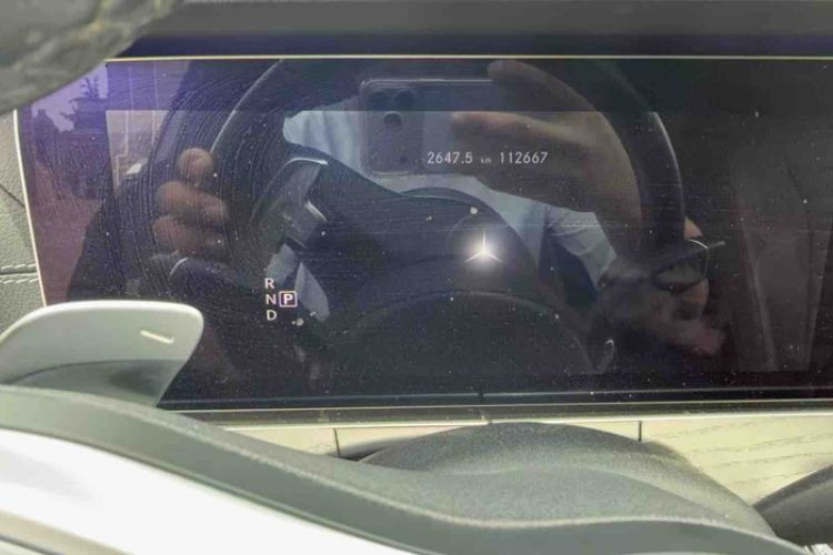 Used Mercedes-Benz E-Class 2020 Facelift E 260 L Sport Edition Odometer Close Up
