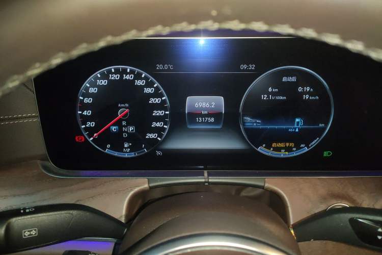 Used Mercedes-Benz E-Class 2020 Restyled E 300 L Exclusive Edition Odometer Close Up