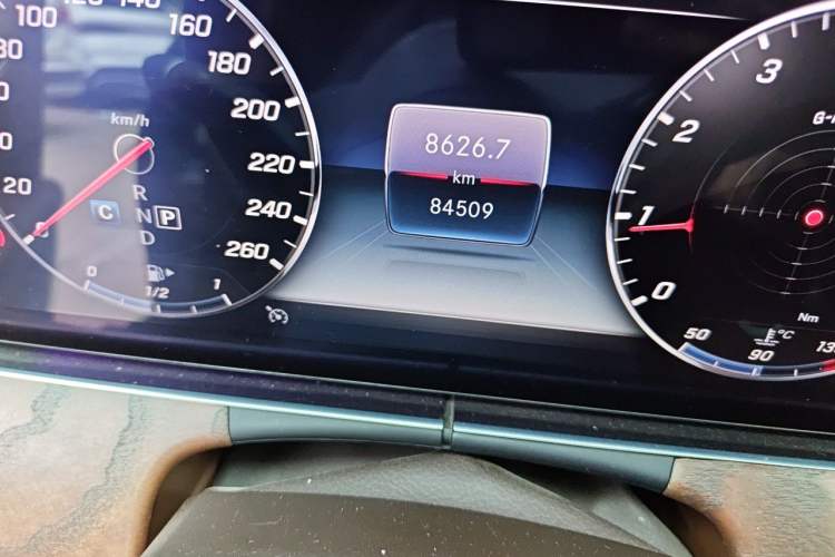 Used Mercedes-Benz E-Class 2020 Restyled E 300 L Exclusive Edition Odometer Close Up