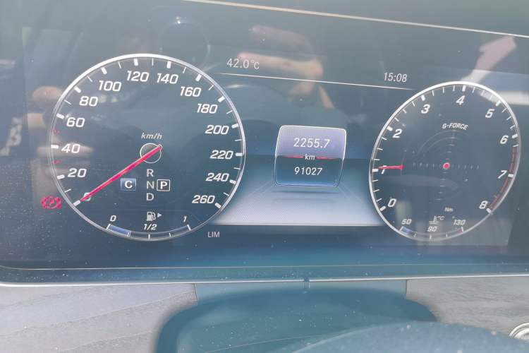 Used Mercedes-Benz E-Class 2020 Facelift E 300 L Stylish Edition Odometer Close Up