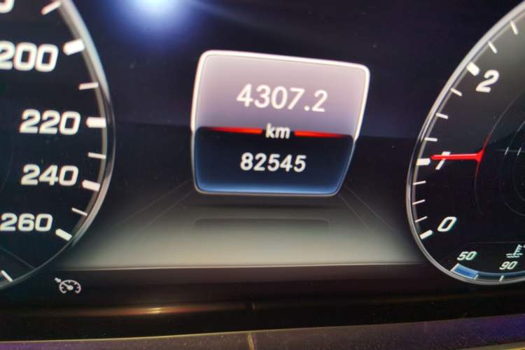 Used Mercedes-Benz E-Class 2020 Facelift E 260 L Sport Edition Odometer Close Up