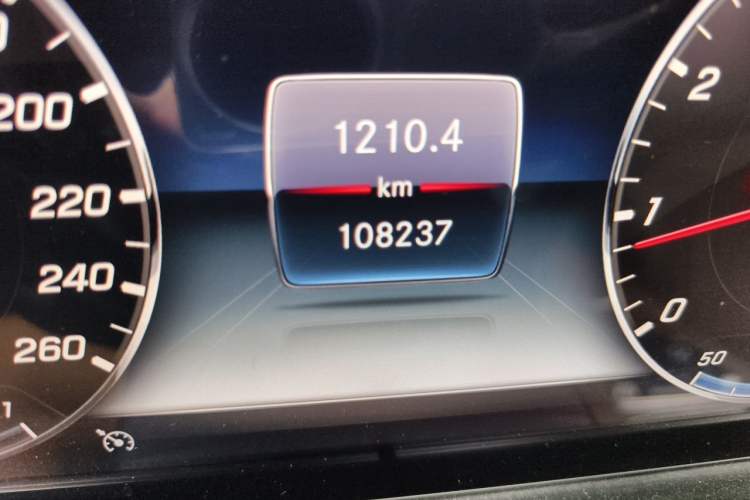 Used Mercedes-Benz E-Class 2020 Facelift E 300 L Stylish Edition Odometer Close Up