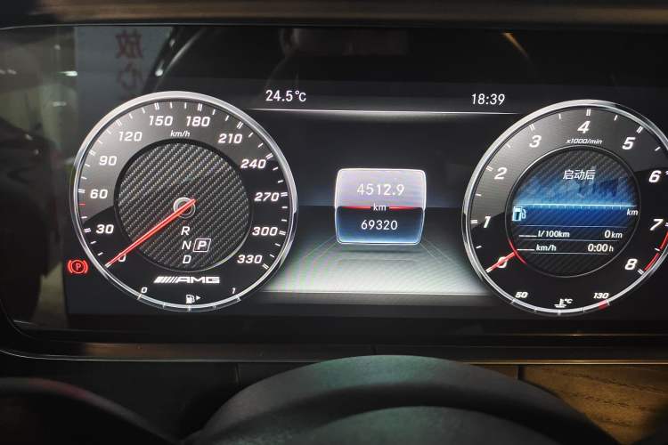 Used Mercedes-Benz E-Class 2020 Restyled E 300 L Sport Exclusive Edition Odometer Close Up