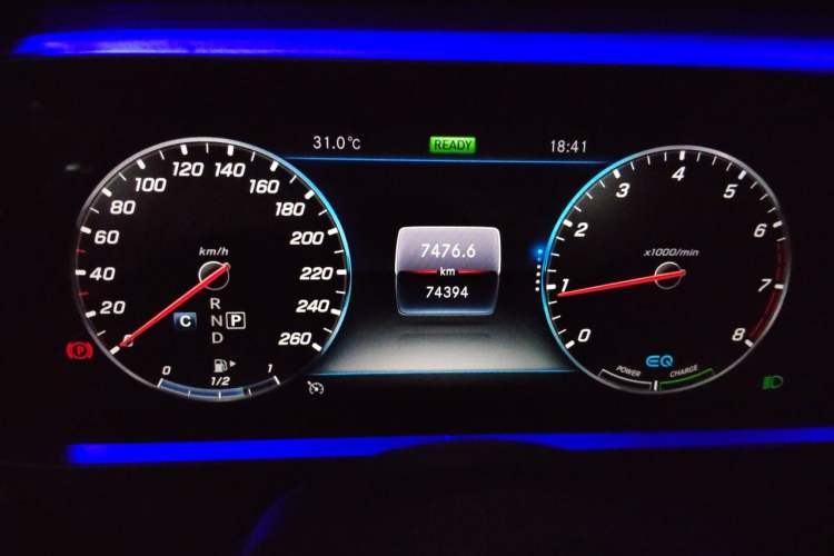 Used Mercedes-Benz E-Class 2020 Facelift E 260 L Sport Edition Odometer Close Up