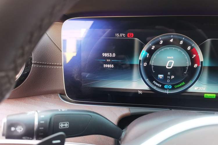 Used Mercedes-Benz E-Class 2020 Facelift E 260 L Odometer Close Up