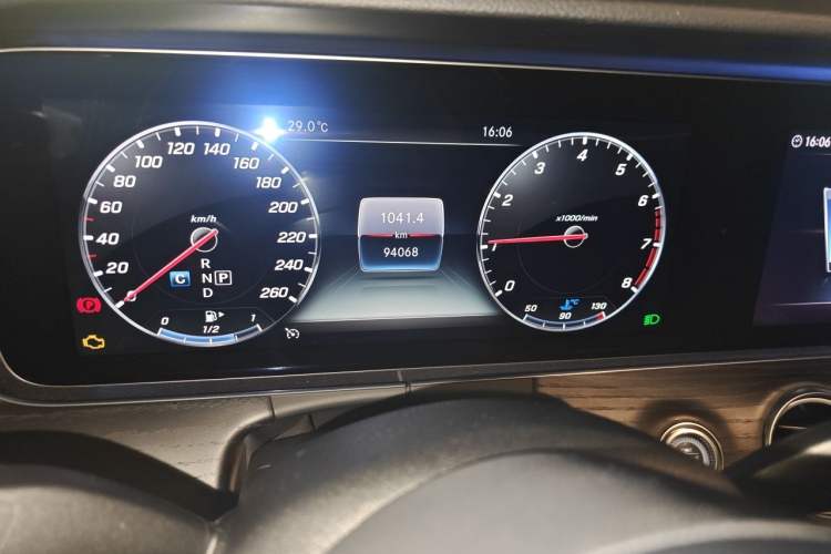 Used Mercedes-Benz E-Class 2020 Restyled E 300 L Sport Exclusive Edition Odometer Close Up