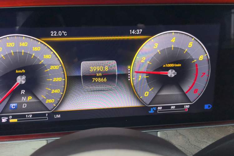 Used Mercedes-Benz E-Class 2020 E 300 L Stylish Model Odometer Close Up