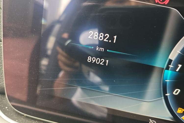 Used Mercedes-Benz E-Class 2020 Restyled E 300 L Sporty and Stylish Edition Odometer Close Up