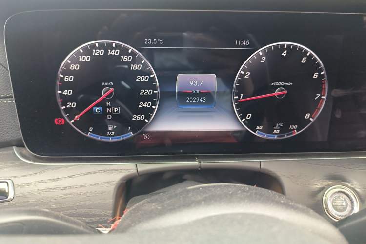 Used Mercedes-Benz E-Class 2020 Restyled E 300 L Sport Exclusive Edition Odometer Close Up
