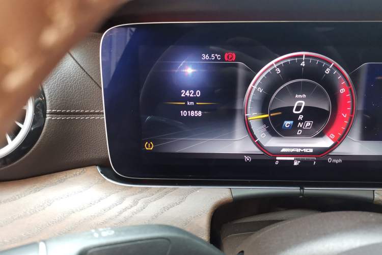 Used Mercedes-Benz E-Class 2020 Facelift E 260 L Odometer Close Up