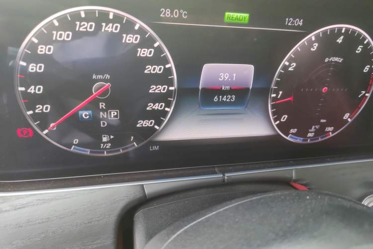 Used Mercedes-Benz E-Class 2020 Facelift E 260 L Sport Edition Odometer Close Up