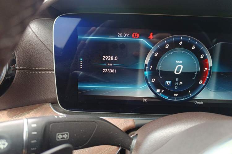 Used Mercedes-Benz E-Class 2020 Facelift E 300 L Stylish Edition Odometer Close Up