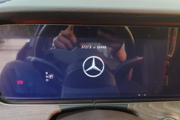 Used Mercedes-Benz E-Class 2020 Facelift E 300 L Stylish Edition Odometer Close Up