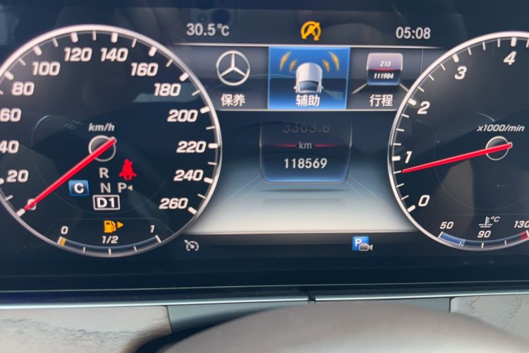 Used Mercedes-Benz E-Class 2020 Facelift E 300 L Stylish Edition Odometer Close Up