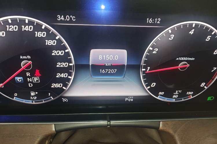 Used Mercedes-Benz E-Class 2020 Restyled E 300 L Exclusive Edition Odometer Close Up