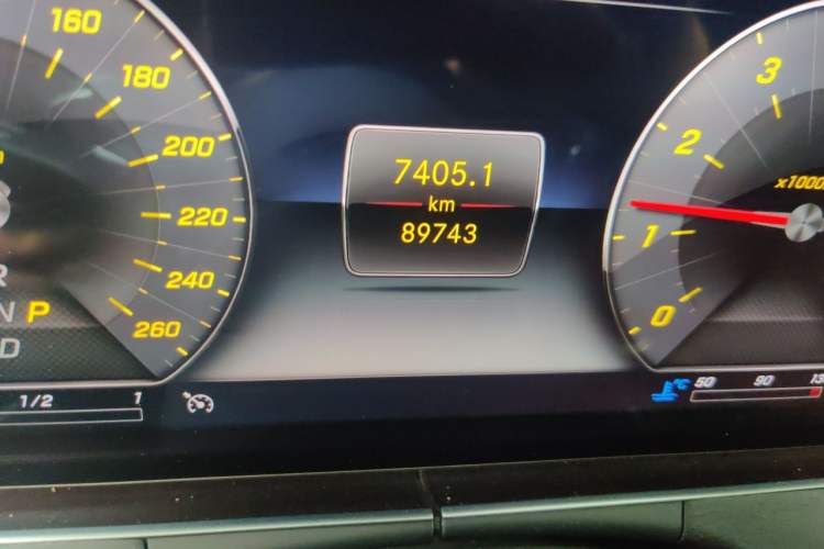 Used Mercedes-Benz E-Class 2020 E 300 L Stylish Model Odometer Close Up