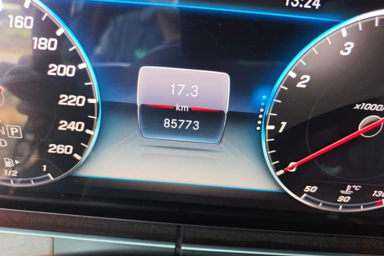 Used Mercedes-Benz E-Class 2020 E 300 L Stylish Model Odometer Close Up
