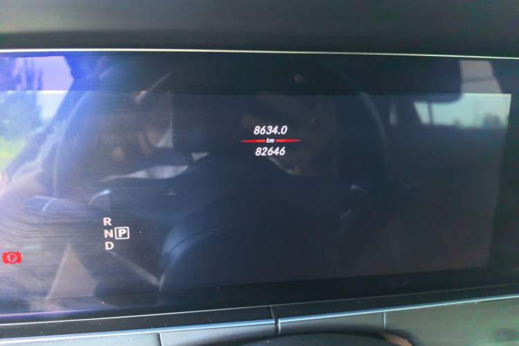 Used Mercedes-Benz E-Class 2020 E 300 L Stylish Model Odometer Close Up
