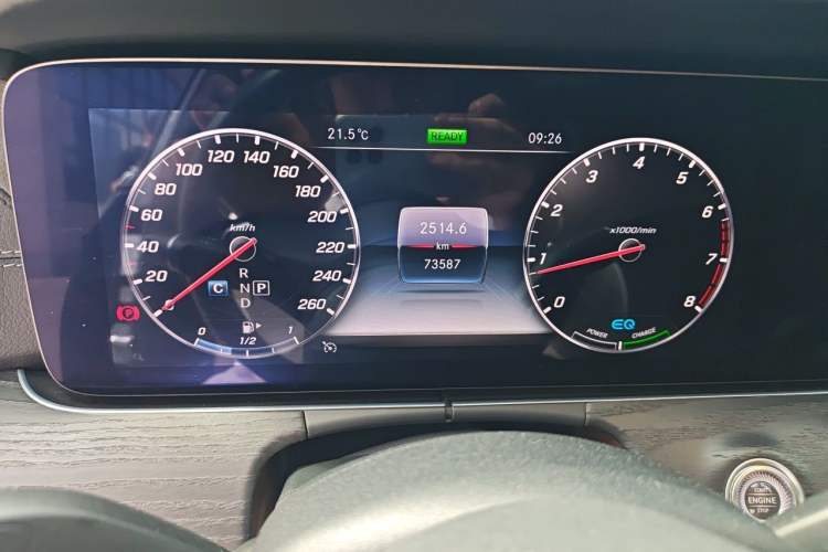 Used Mercedes-Benz E-Class 2020 Facelift E 260 L Sport Edition Odometer Close Up