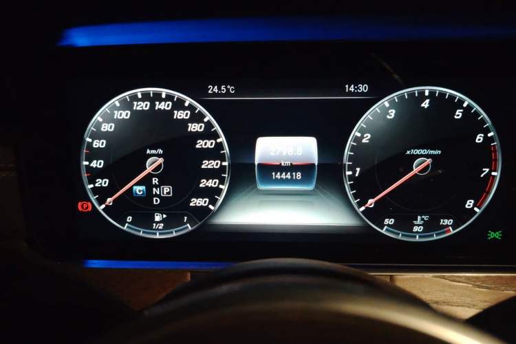 Used Mercedes-Benz E-Class 2020 E 300 L Stylish Model Odometer Close Up