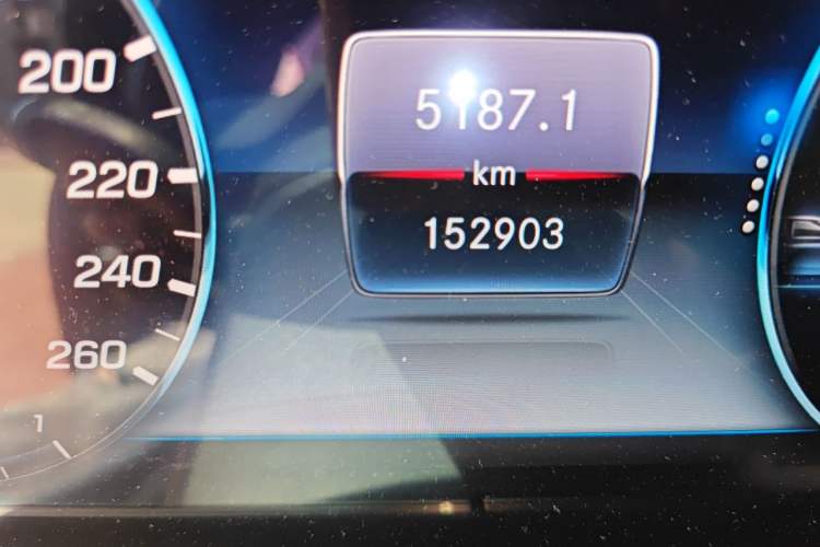 Used Mercedes-Benz E-Class 2020 Facelift E 300 L Stylish Edition Odometer Close Up