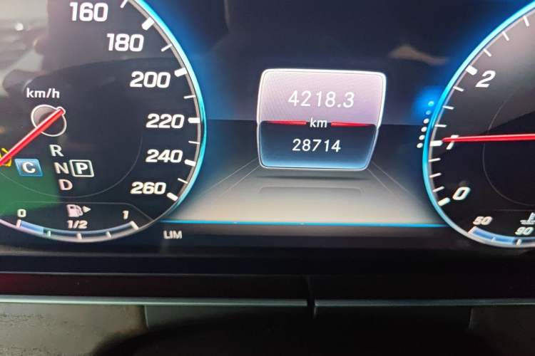 Used Mercedes-Benz E-Class 2020 Facelift E 300 L Stylish Edition Odometer Close Up