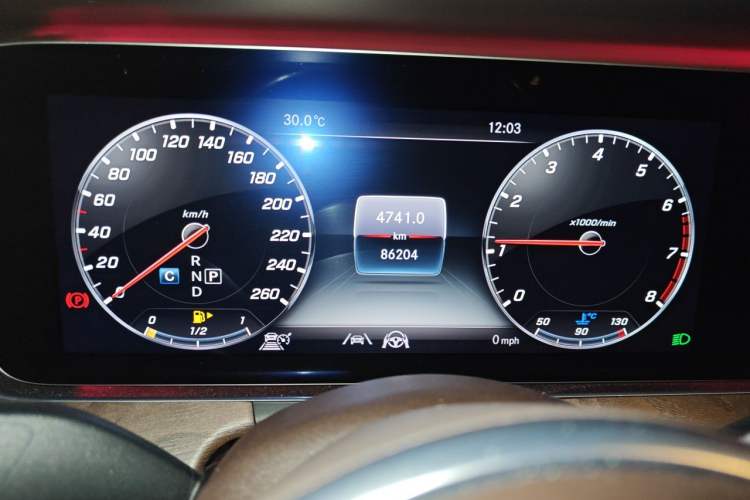 Used Mercedes-Benz E-Class 2020 Restyled E 300 L Exclusive Edition Odometer Close Up