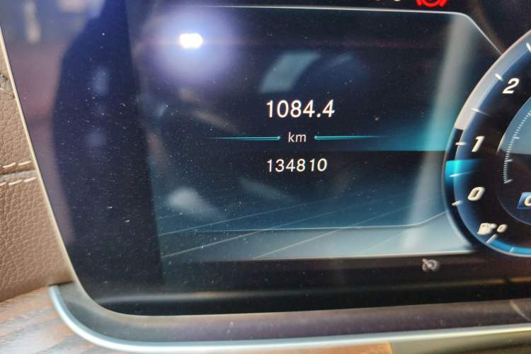 Used Mercedes-Benz E-Class 2020 E 300 L Stylish Model Odometer Close Up