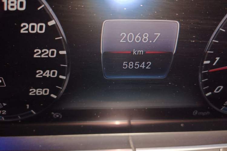 Used Mercedes-Benz E-Class 2020 Restyled E 300 L Sport Exclusive Edition Odometer Close Up
