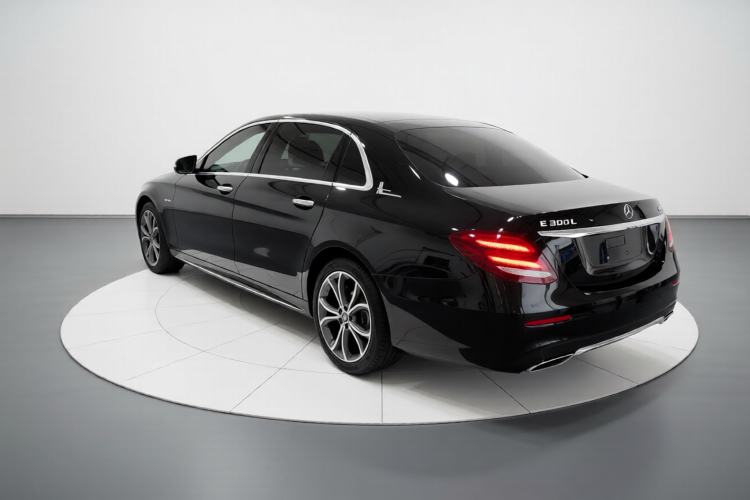 Used Mercedes-Benz E-Class 2020 E 300 L Sport Luxury Edition Rear Left 45 Deg