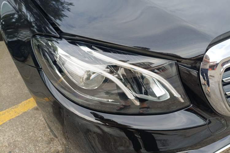 Used Mercedes-Benz E-Class 2020 Restyled E 300 L Exclusive Edition Right Front Headlight