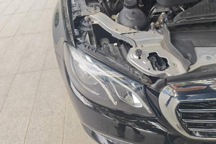 Used Mercedes-Benz E-Class 2020 Restyled E 300 L Exclusive Edition Right Front Headlight