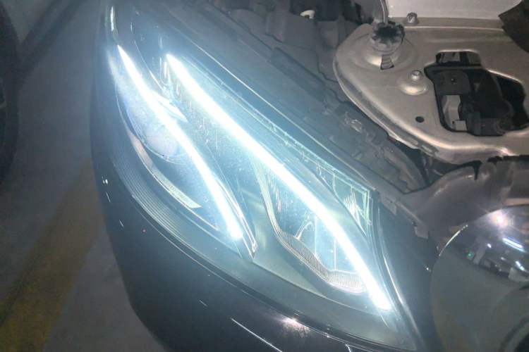 Used Mercedes-Benz E-Class 2020 E 300 L Luxury Model Right Front Headlight